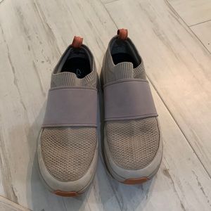 Clarks waterproof slip on shoes size 7